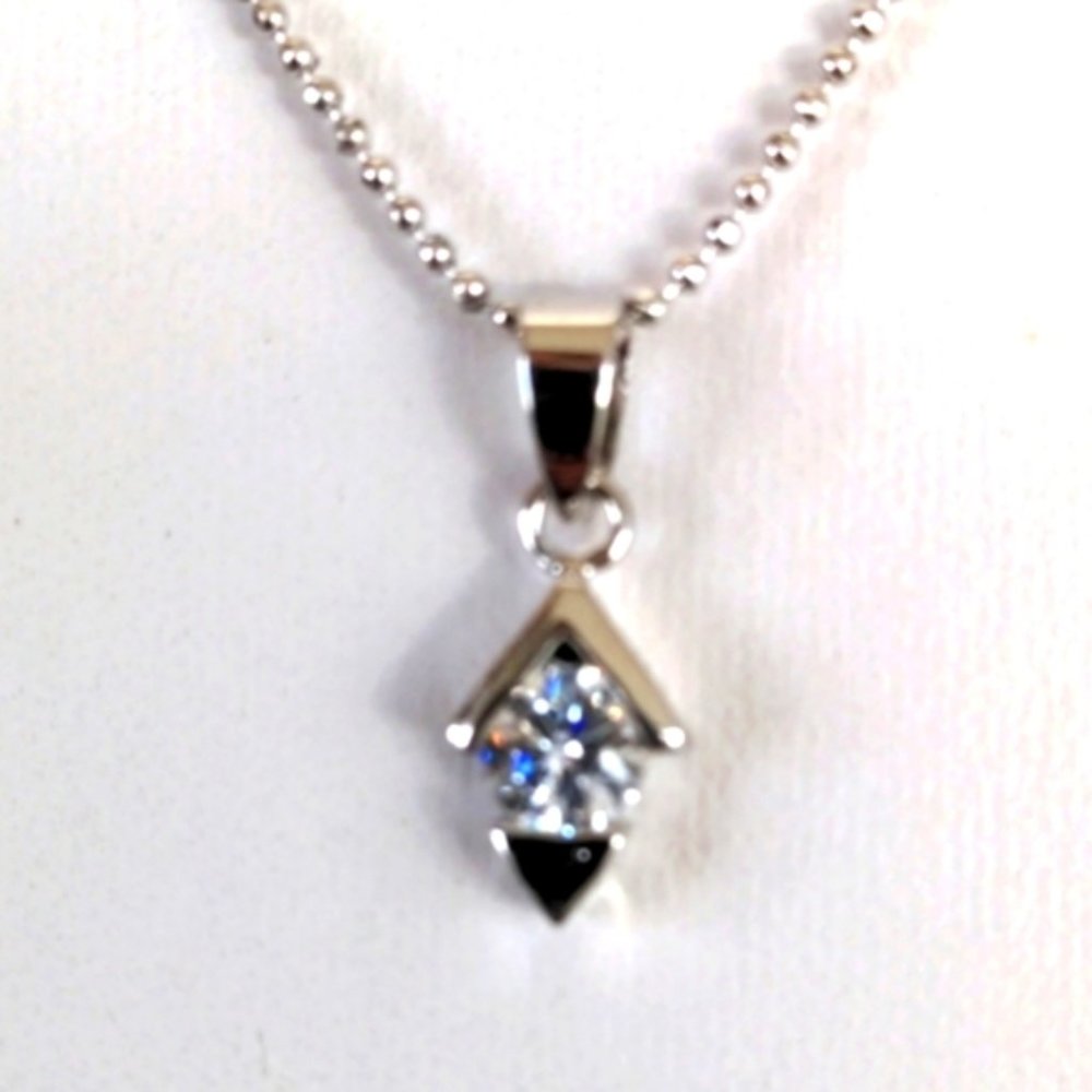 New 18K white gold plated necklace